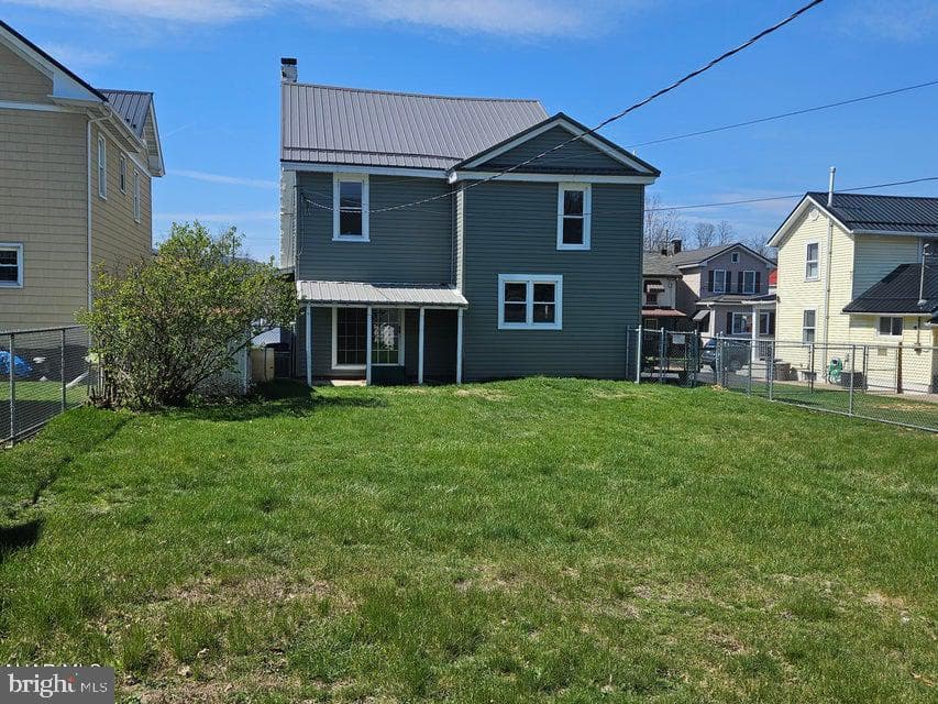 615 N 2nd St photo 16