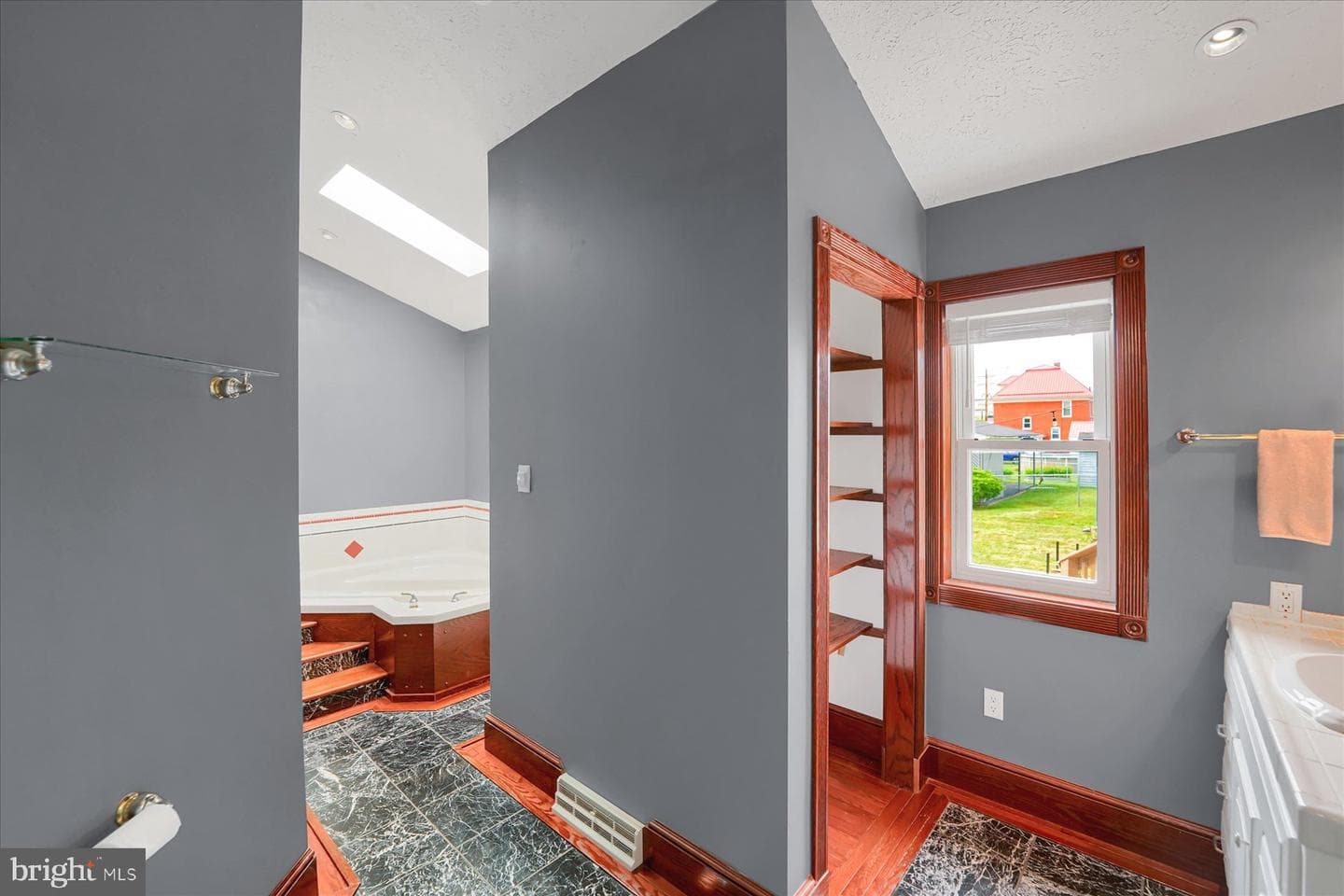 610 8th Street N photo 14