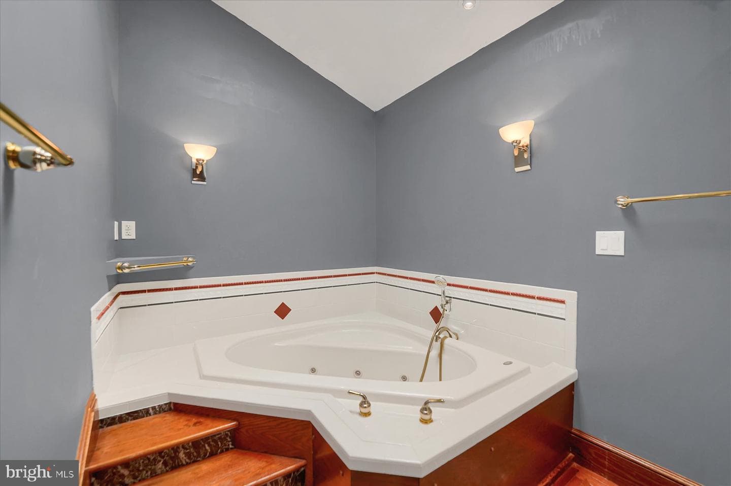 610 8th Street N photo 16