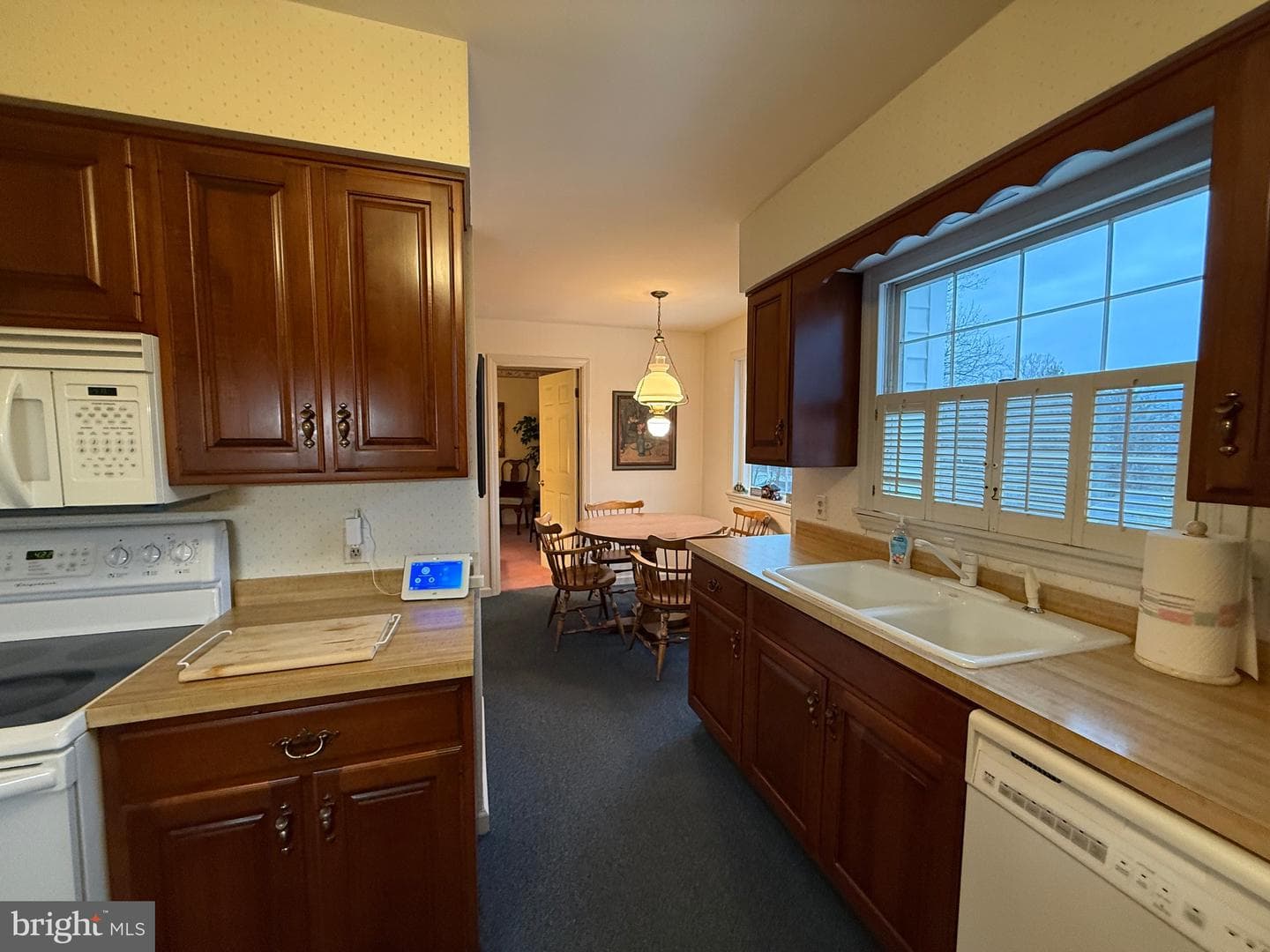 411 Ridge Avenue photo 11