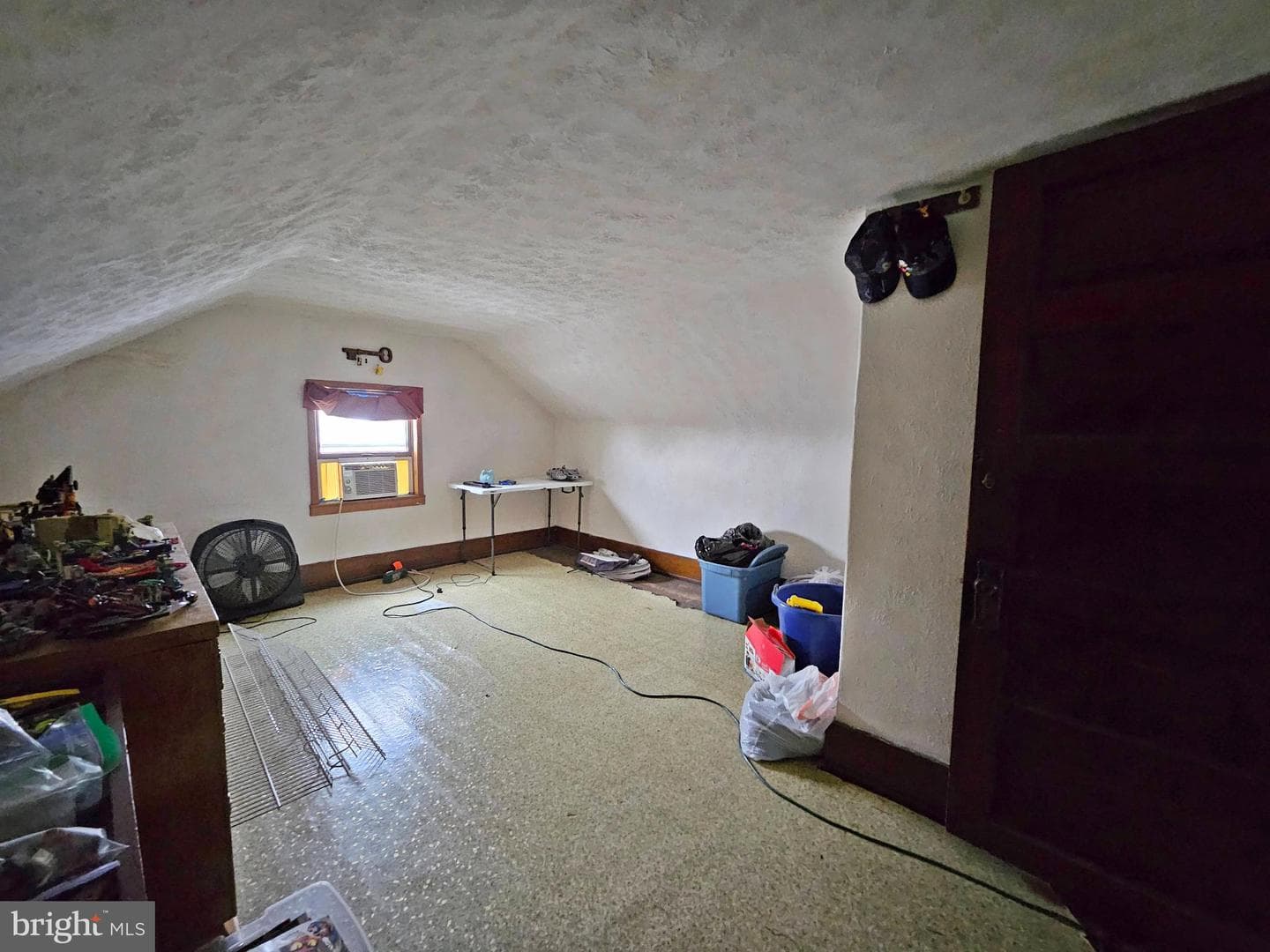 2430 Oak Avenue photo 18