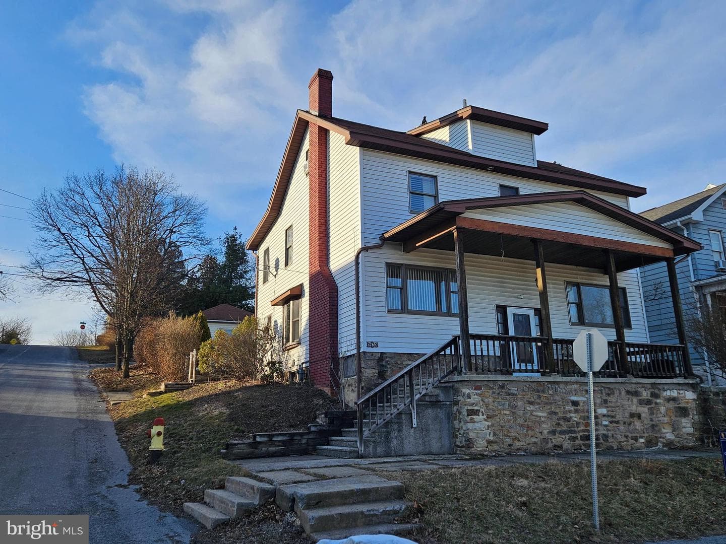 2430 Oak Avenue photo 2