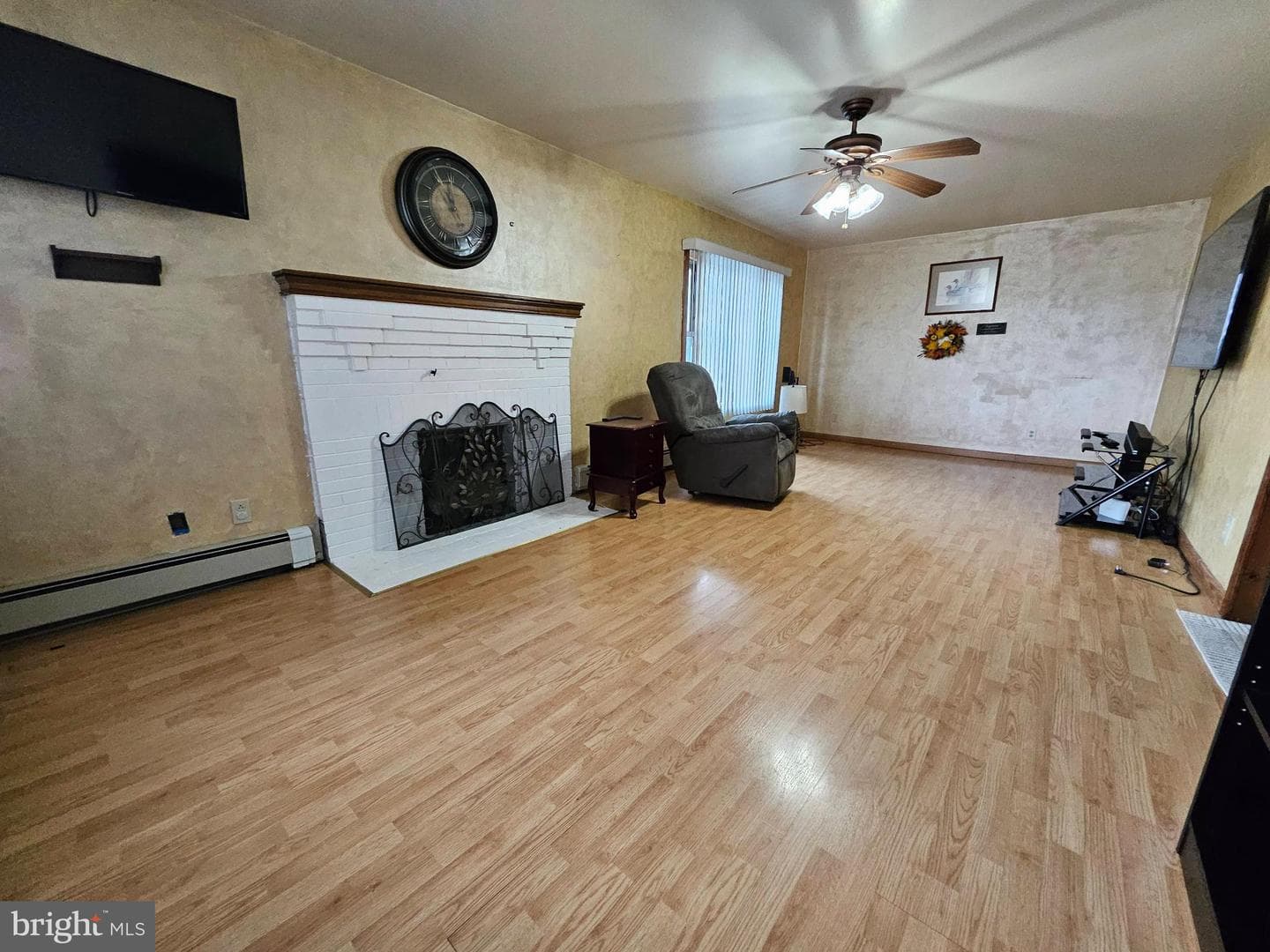 2430 Oak Avenue photo 4