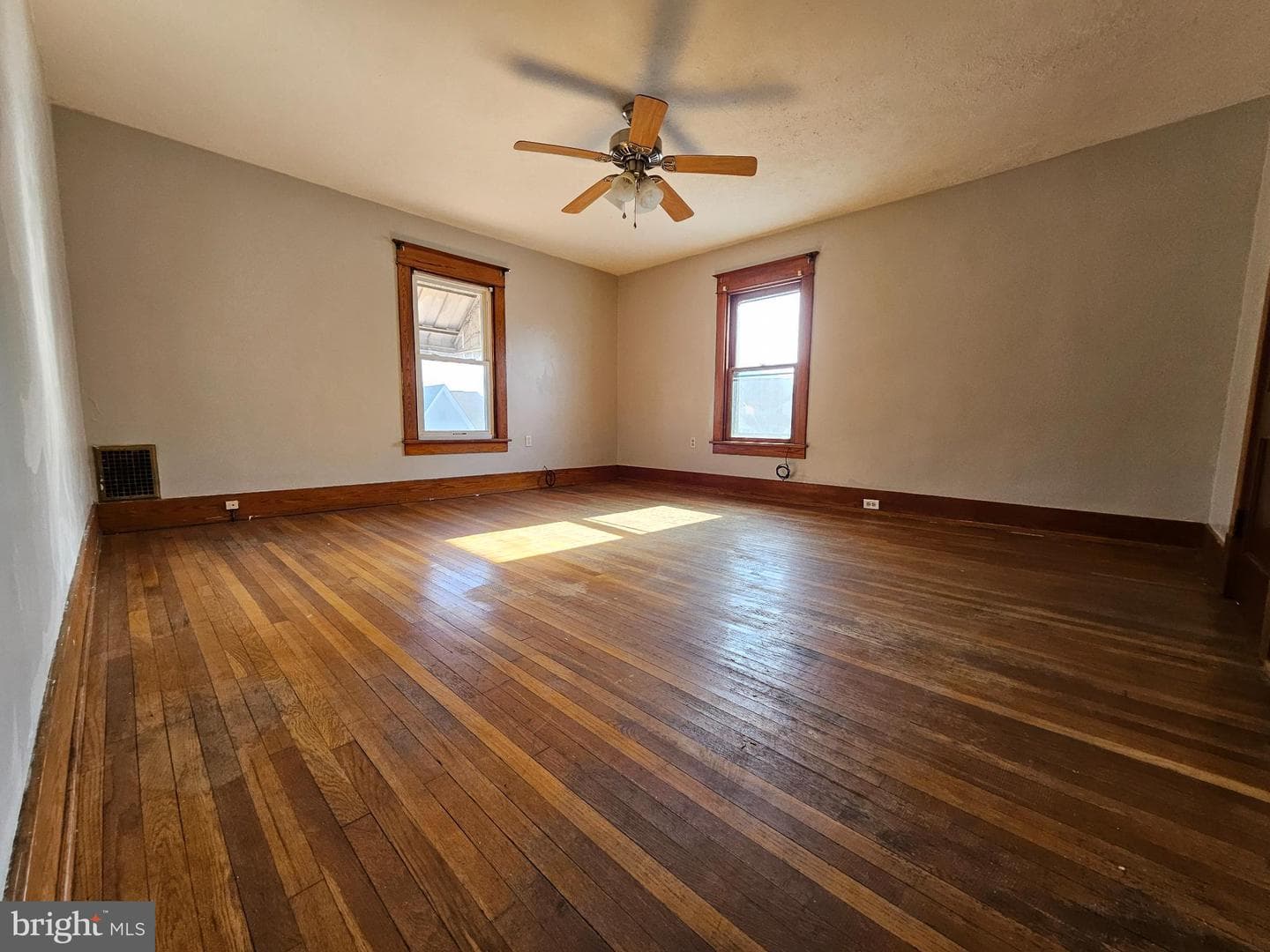 308 Cherry Avenue photo 10