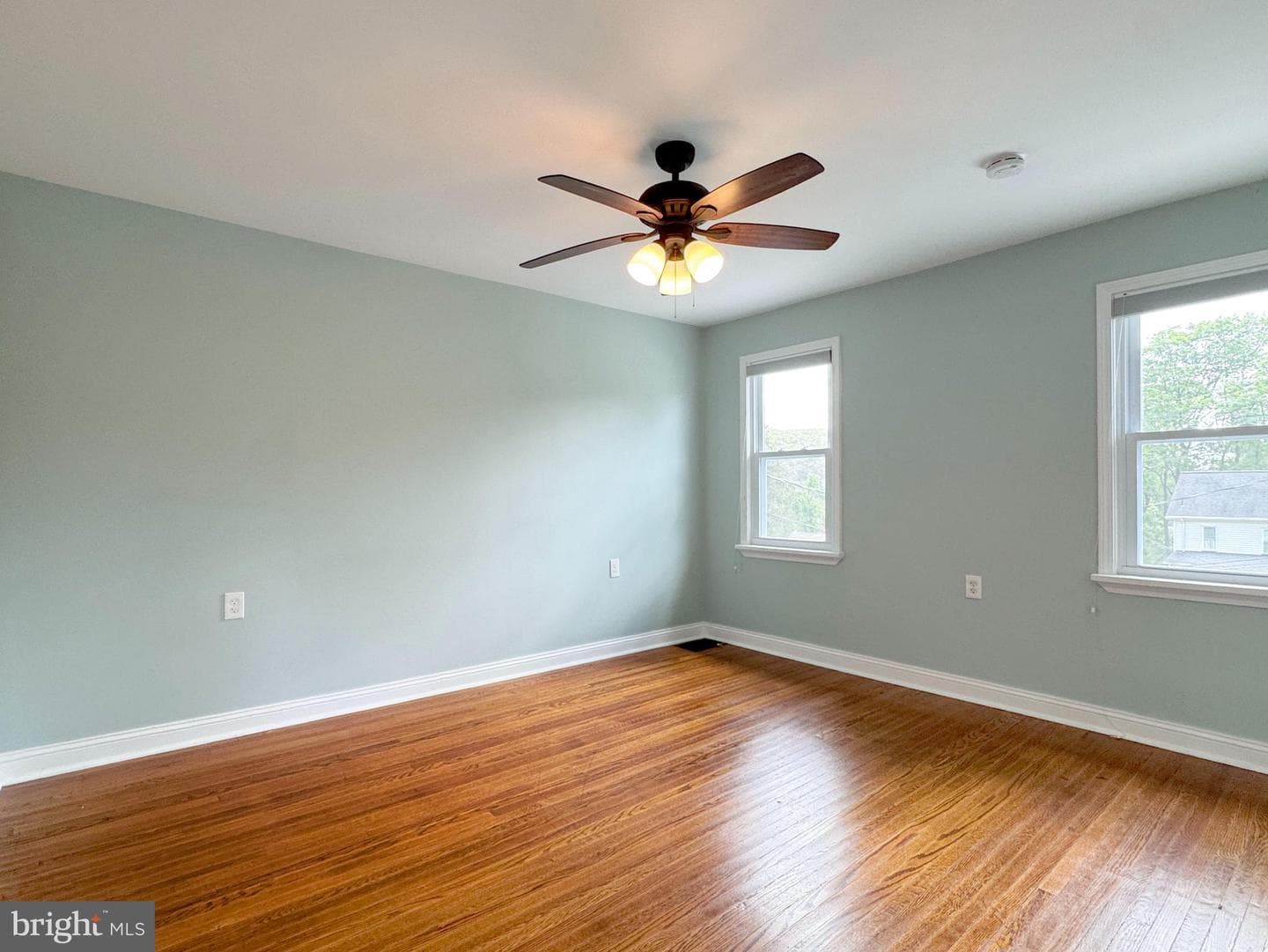 901 Belmont Avenue photo 35