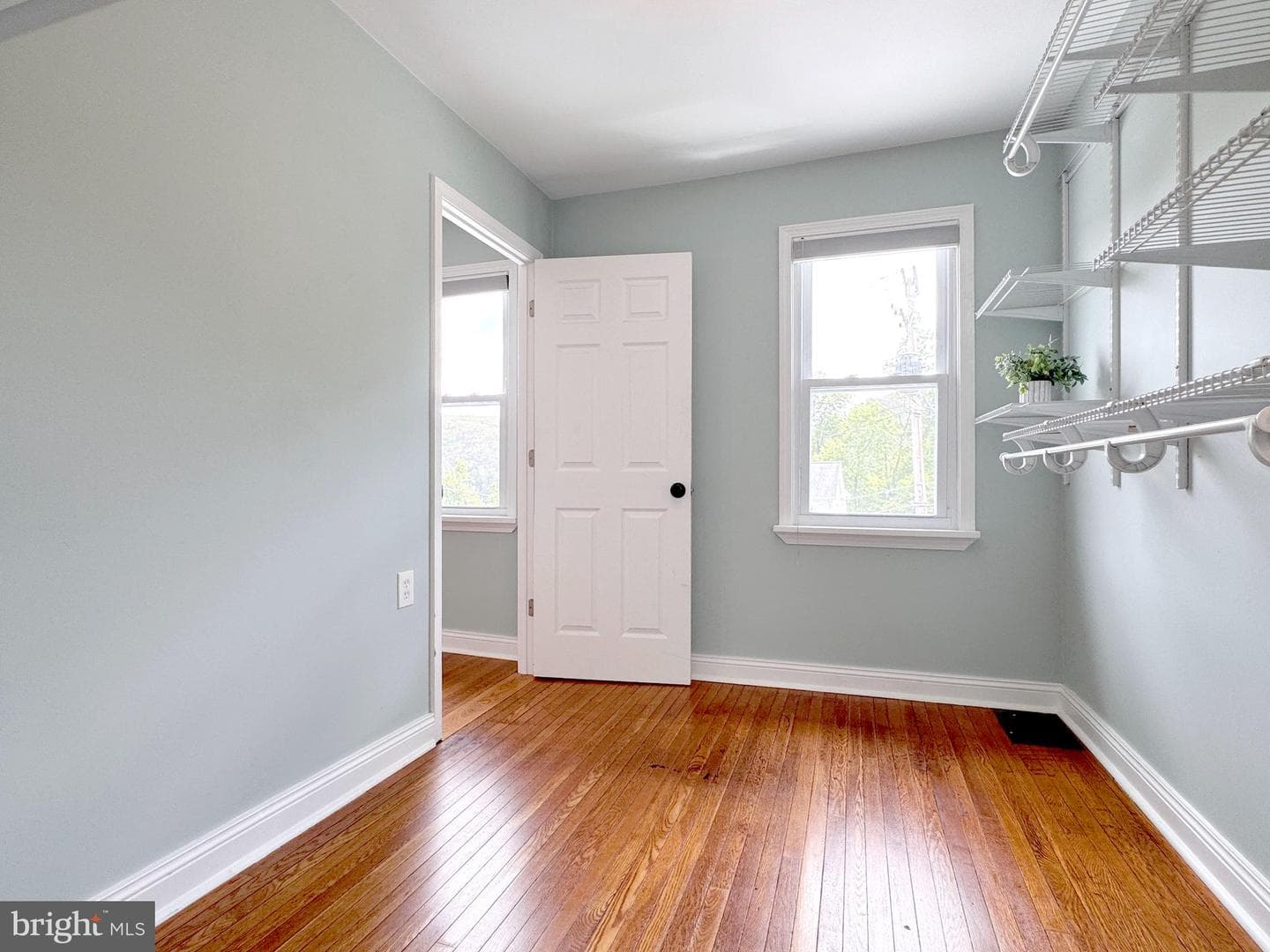 901 Belmont Avenue photo 38