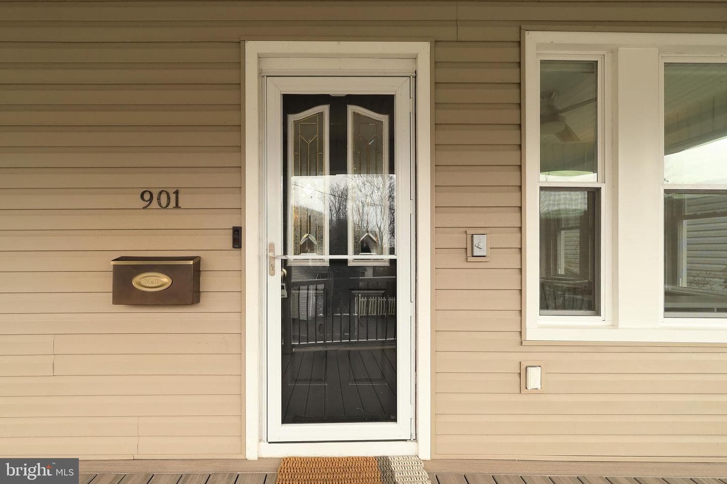901 Belmont Avenue photo 4
