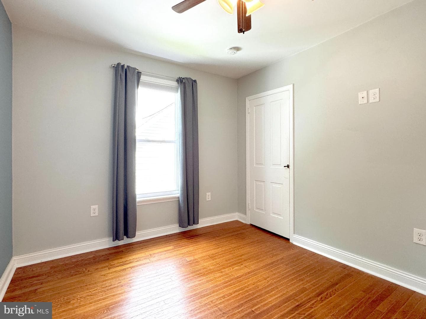 901 Belmont Avenue photo 40