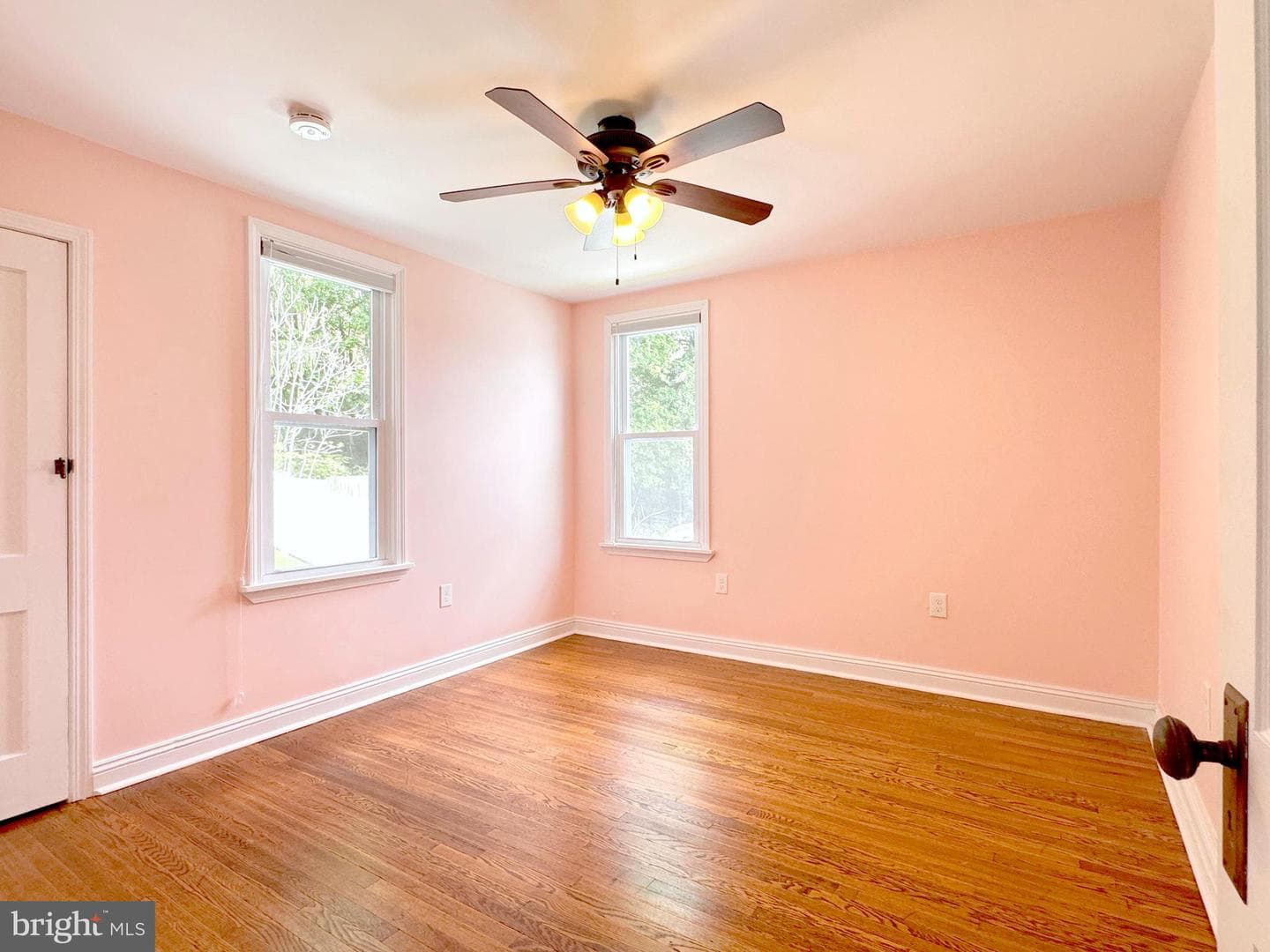 901 Belmont Avenue photo 41