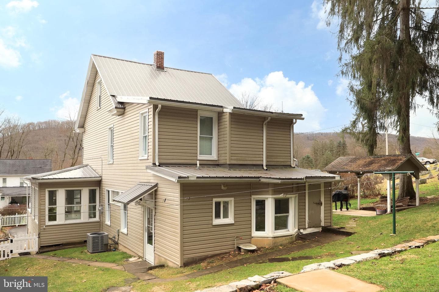 901 Belmont Avenue photo 49