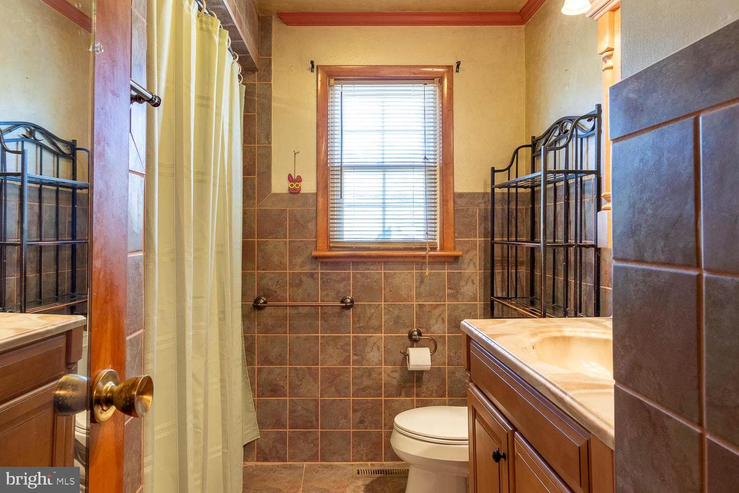 1818 Bell Avenue photo 4
