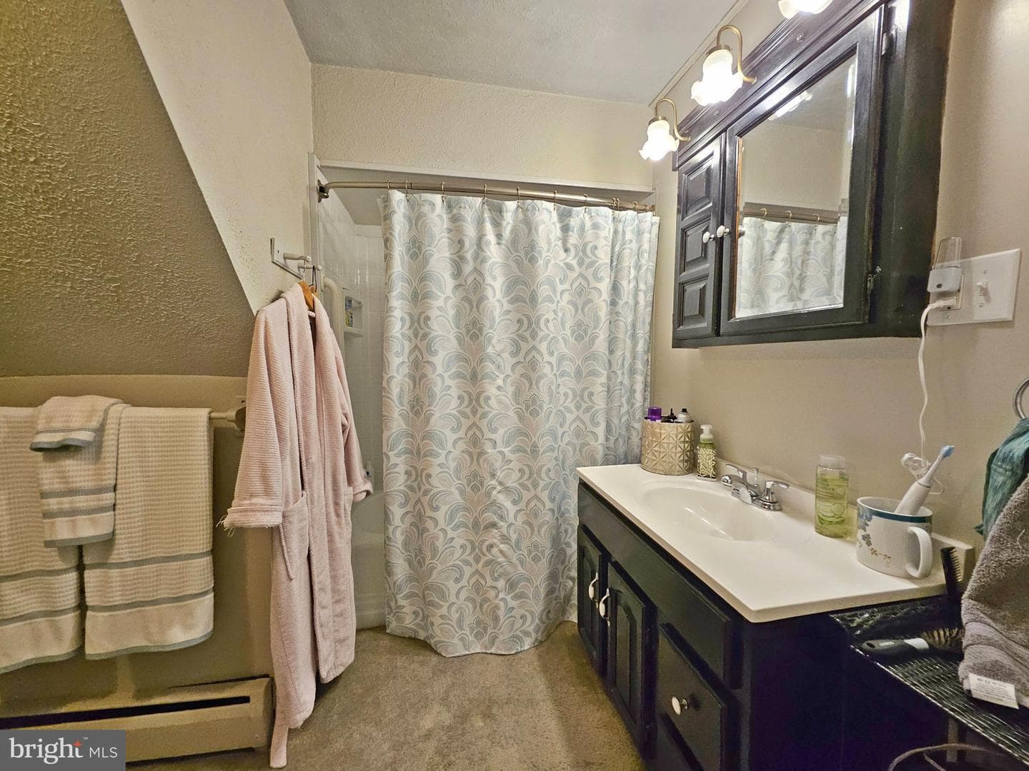 211 Logan Boulevard photo 18
