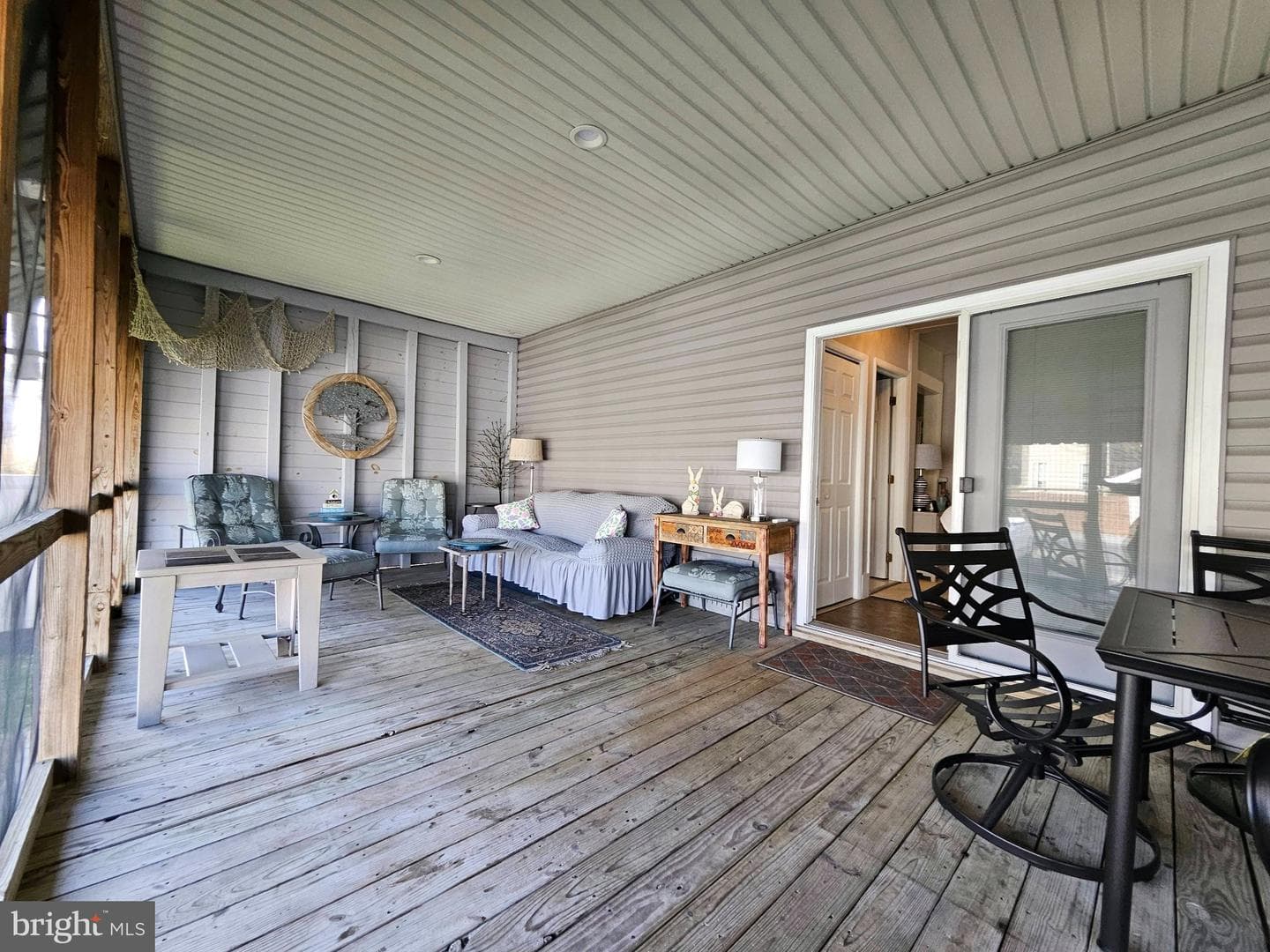 211 Logan Boulevard photo 24