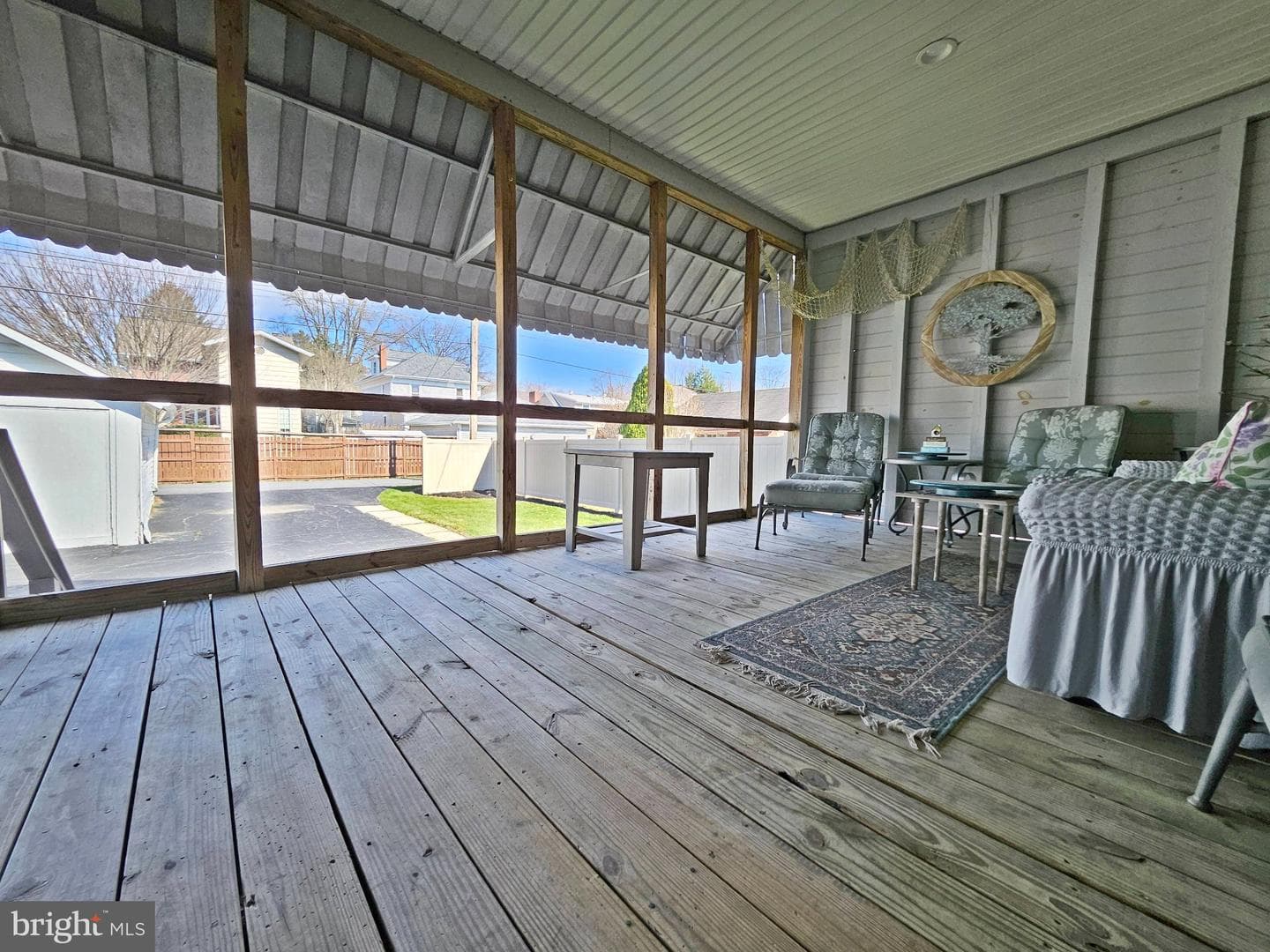 211 Logan Boulevard photo 25