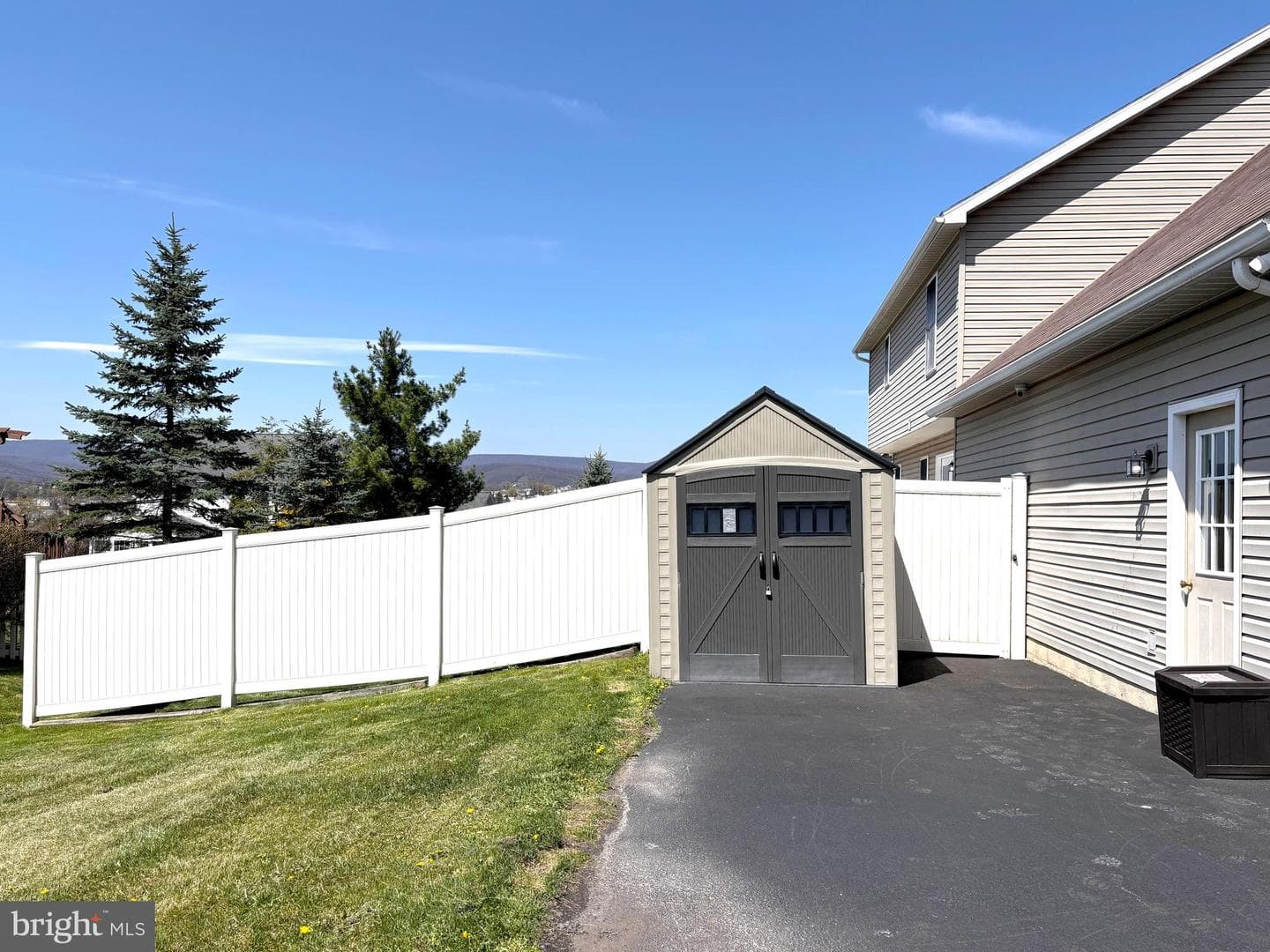 1500 Tyler Avenue photo 38