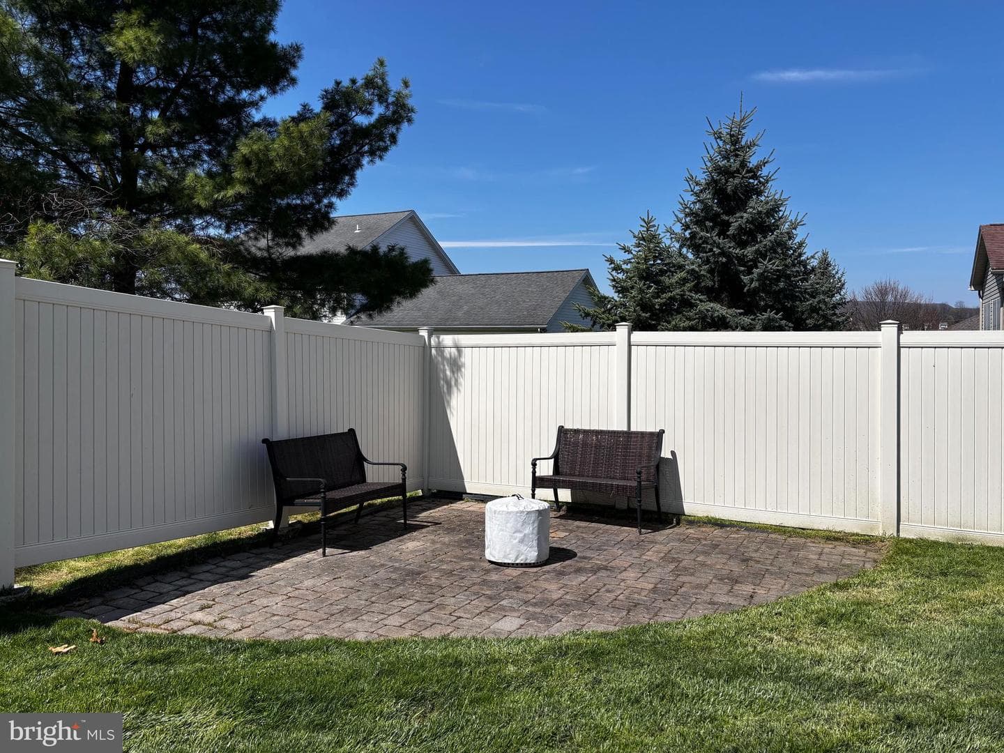 1500 Tyler Avenue photo 4