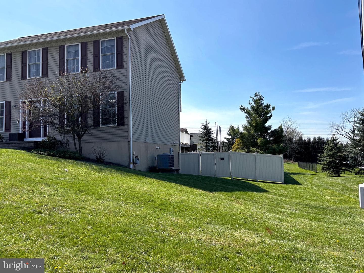 1500 Tyler Avenue photo 8