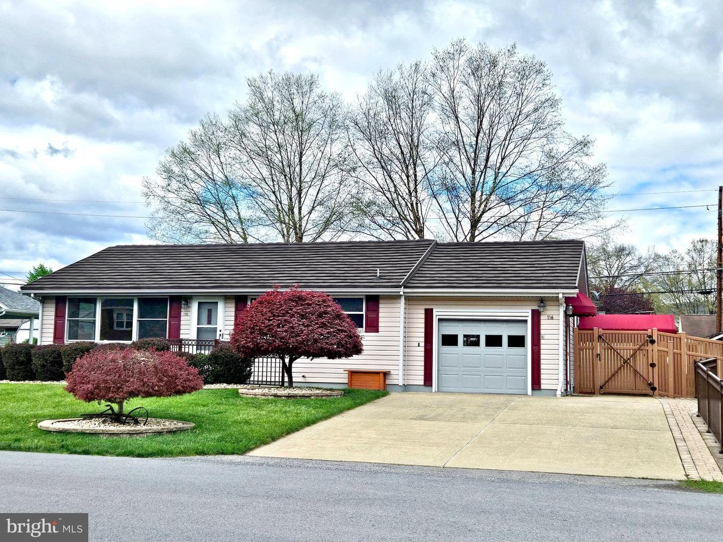 116 Cherry Avenue photo 2