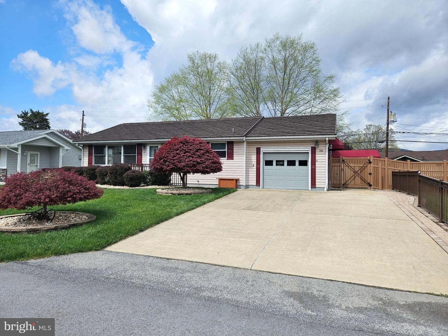 116 Cherry Avenue photo 3