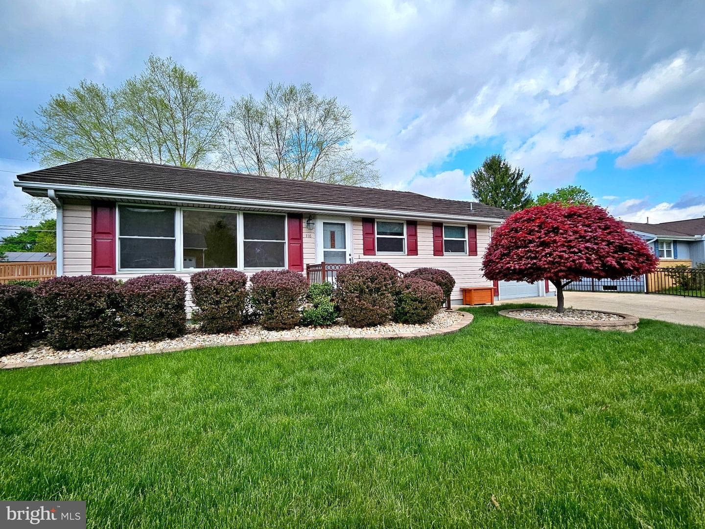 116 Cherry Avenue photo 4