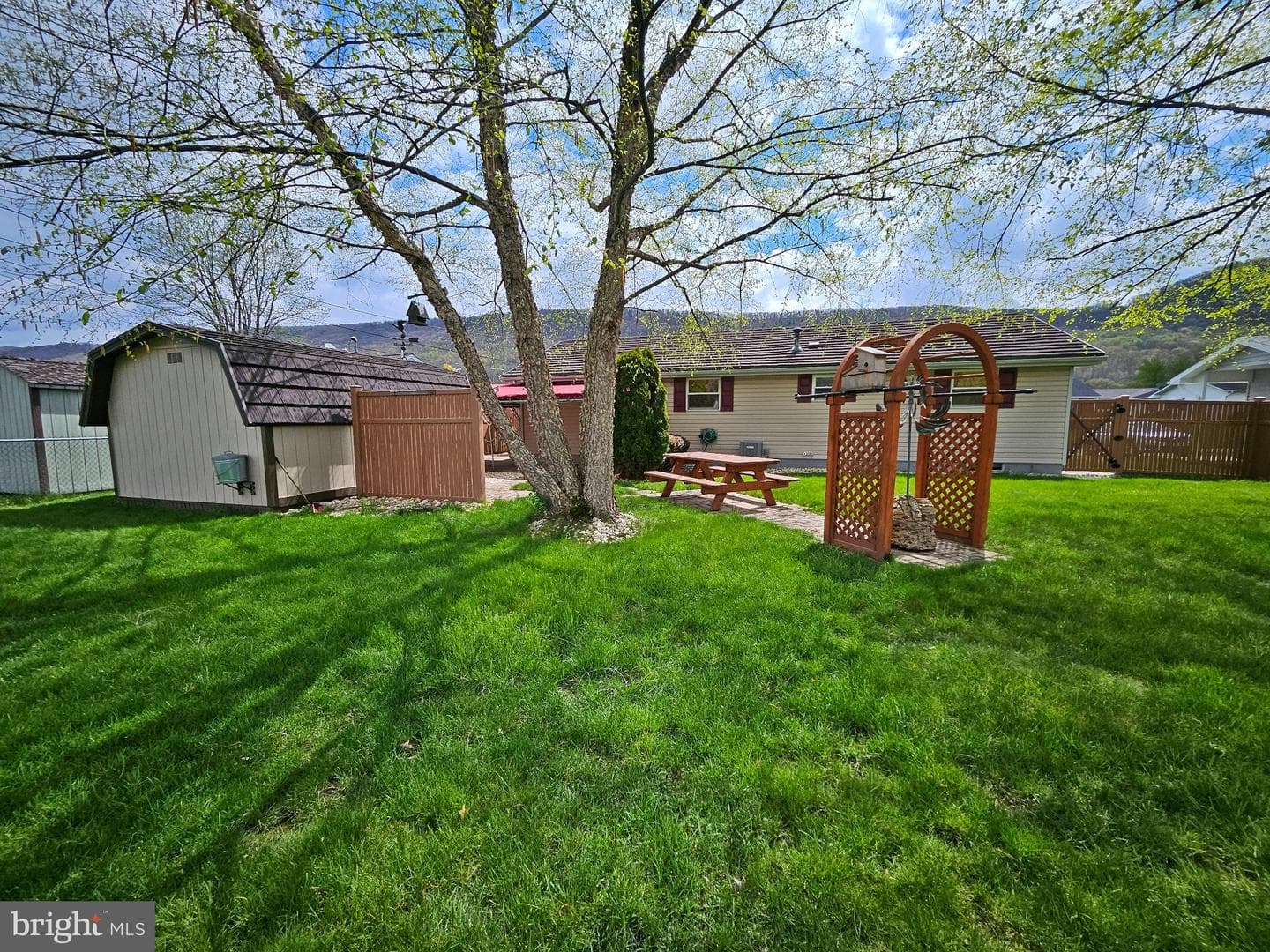 116 Cherry Avenue photo 8