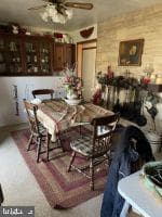 302 Maple Street photo 3