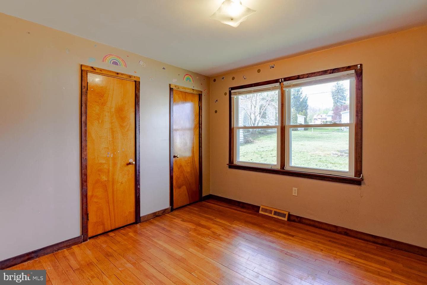 504 E Walton Avenue photo 13