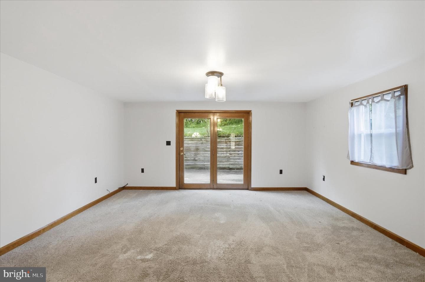 615 Jade Avenue photo 17