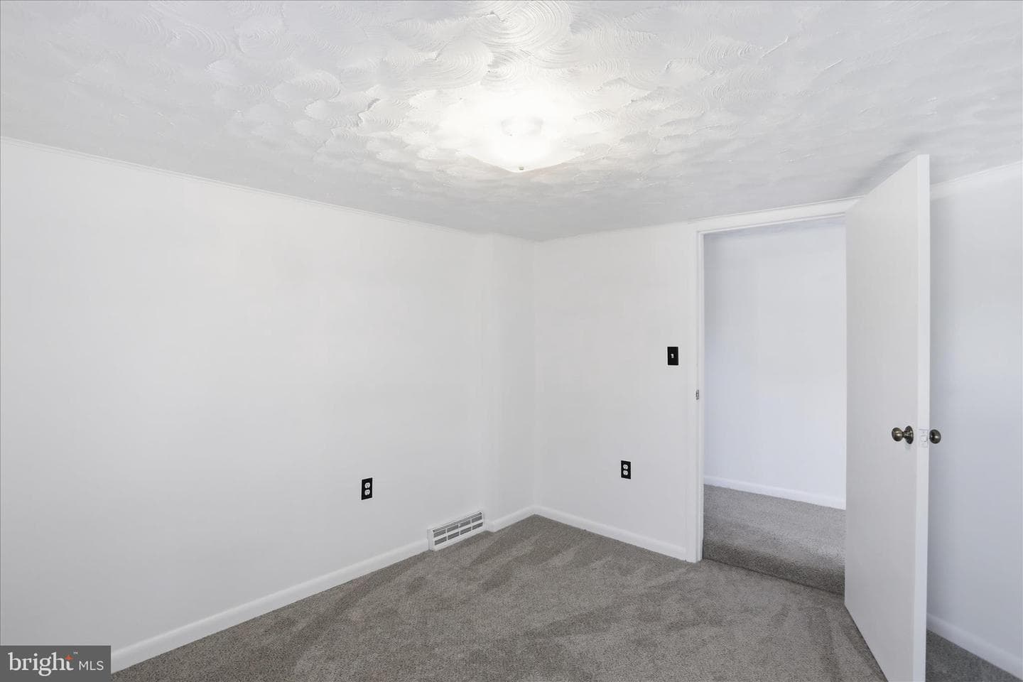615 Jade Avenue photo 20