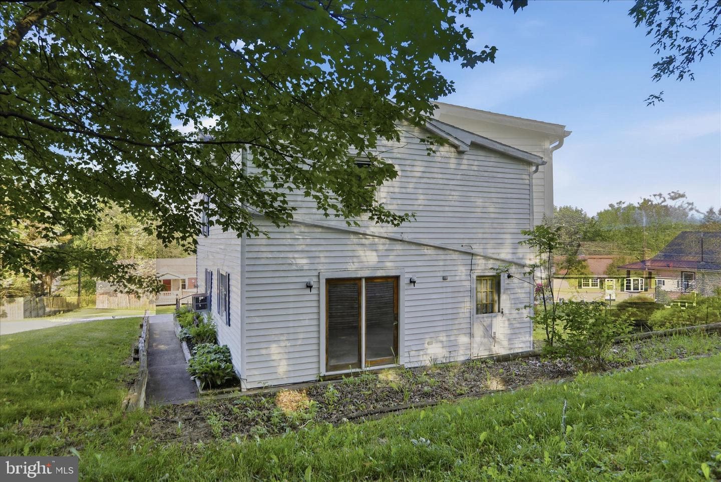 615 Jade Avenue photo 35
