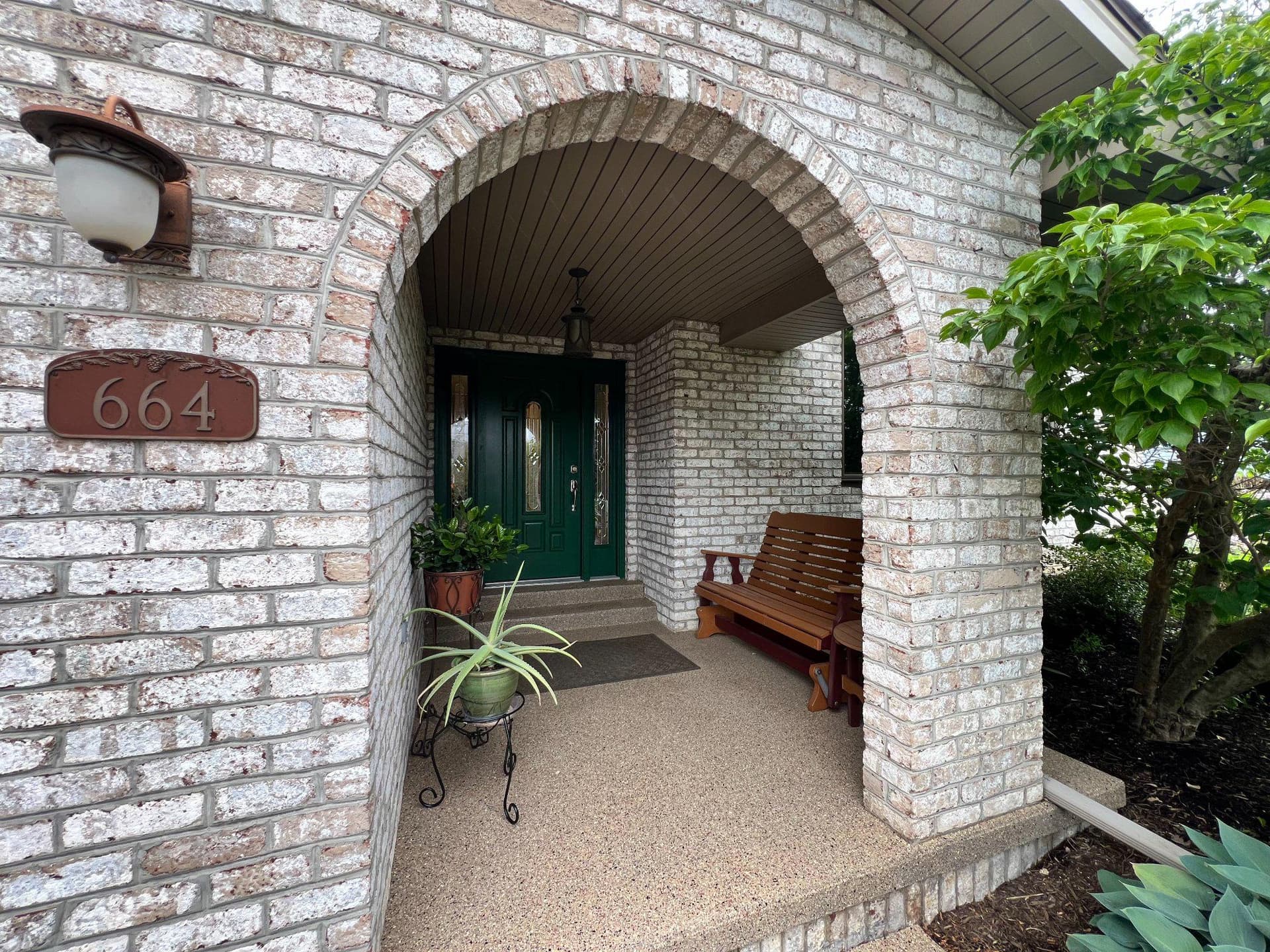 664 Aspen Lane photo 2