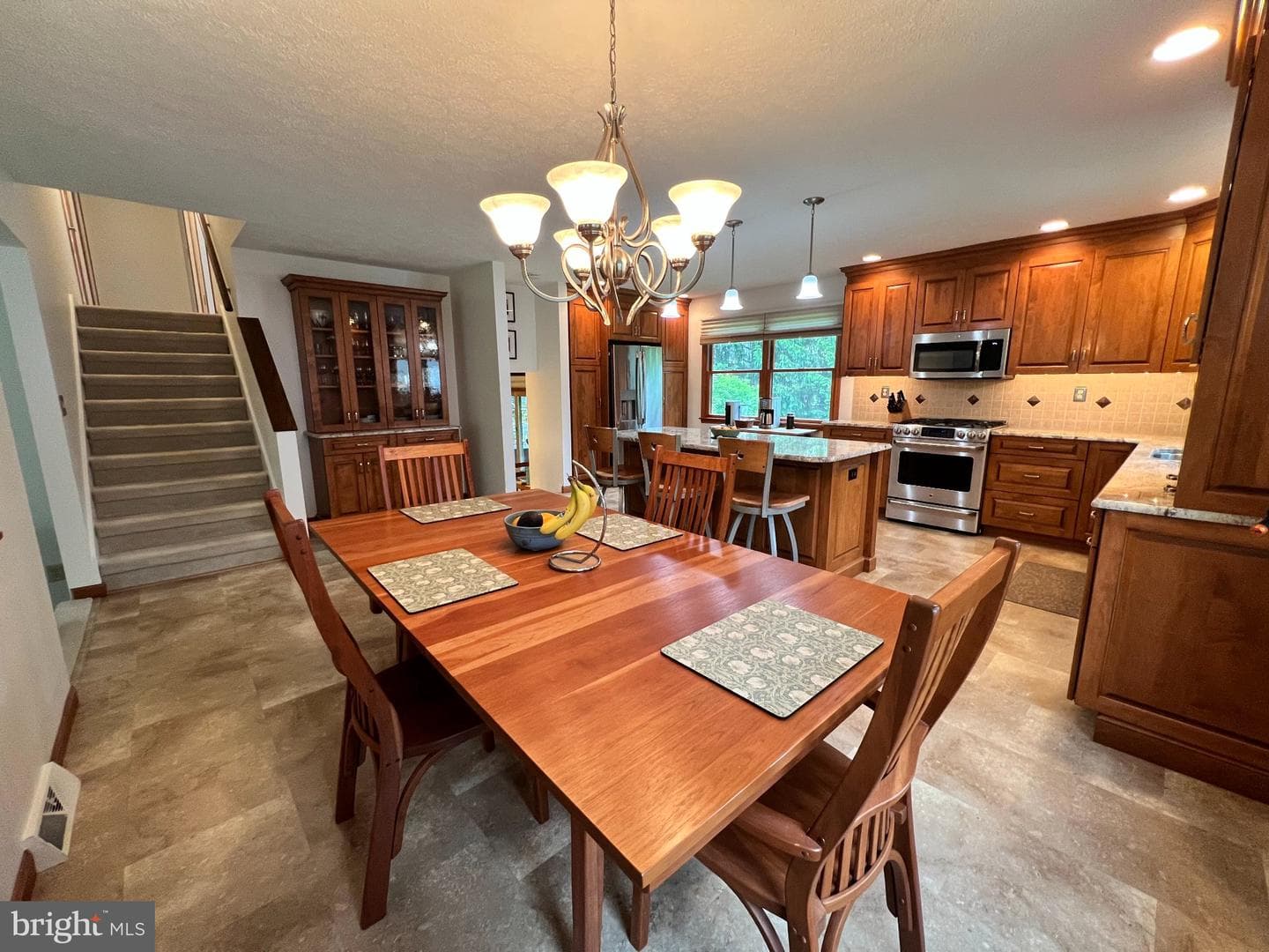 664 Aspen Lane photo 8