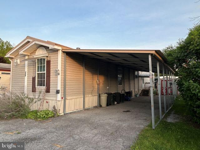 724 Maplewood Drive photo 17