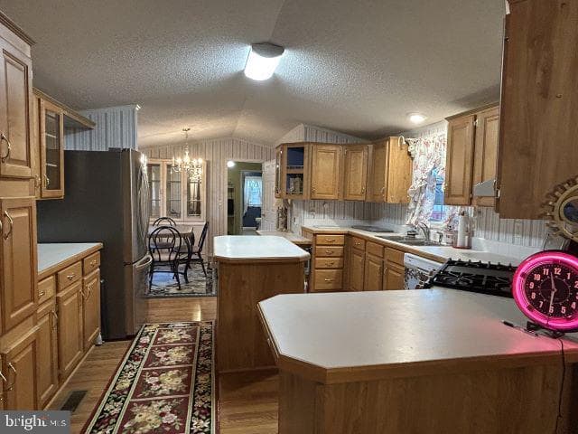 724 Maplewood Drive photo 4