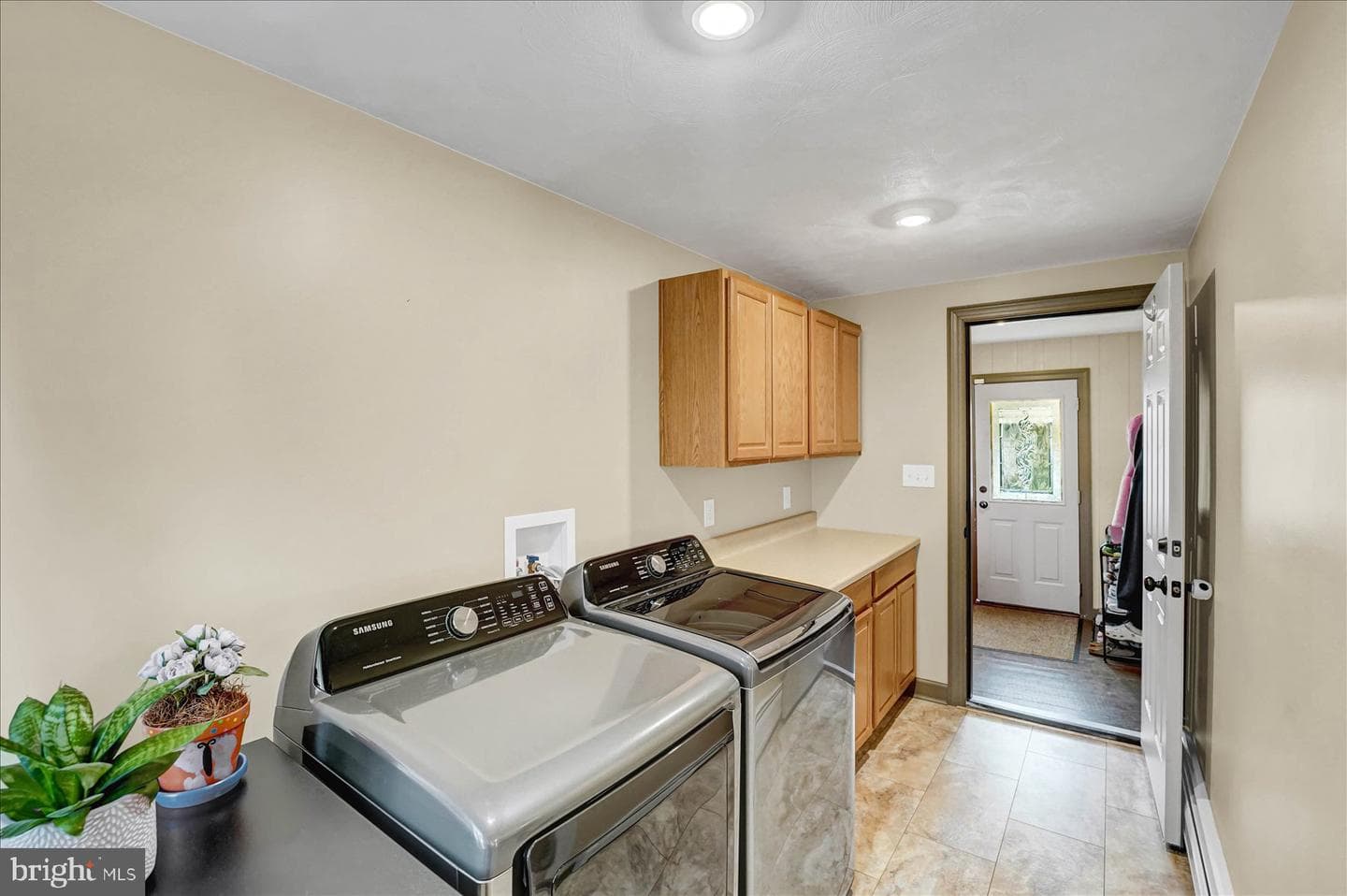 481 Park Ave photo 10