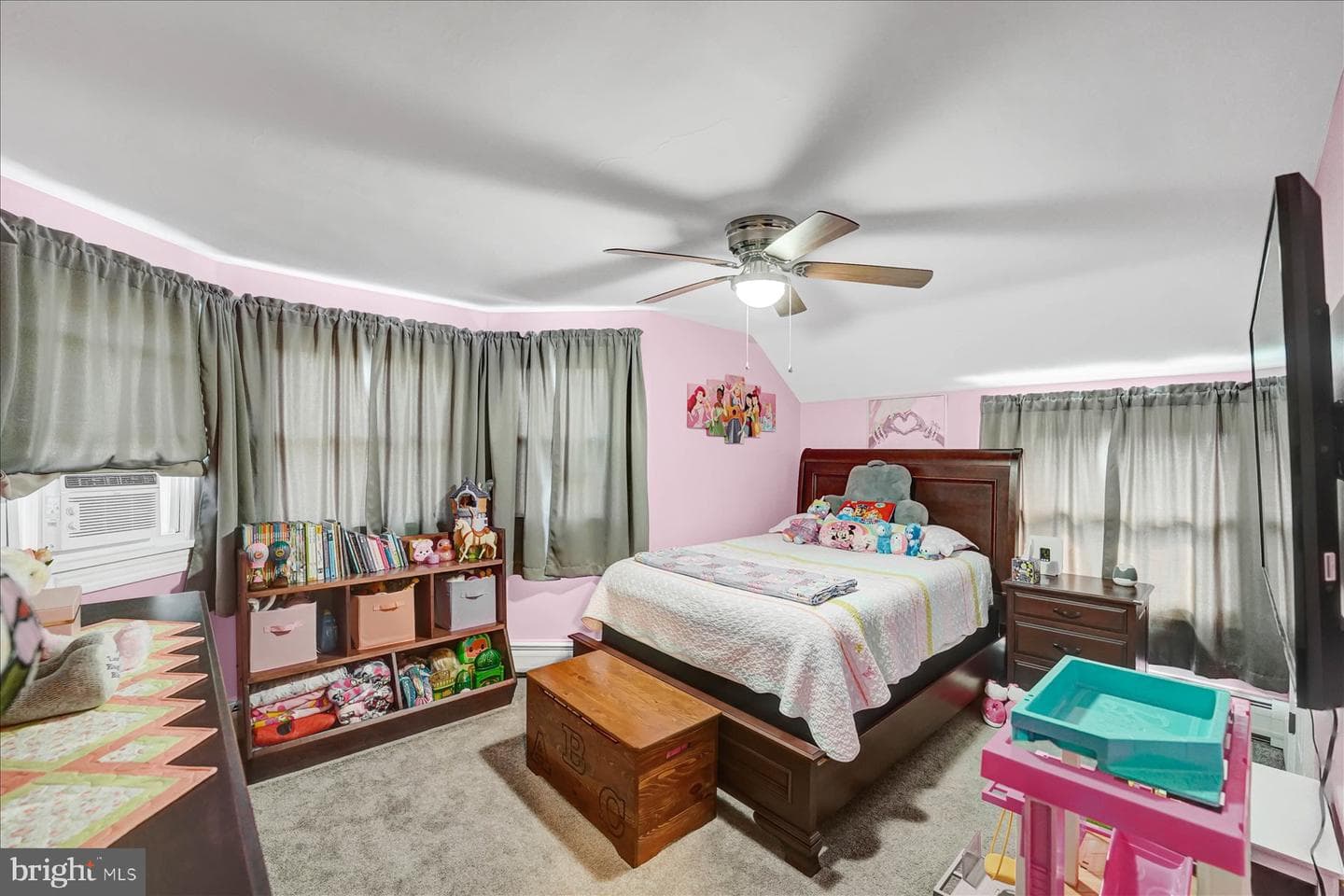 481 Park Ave photo 18