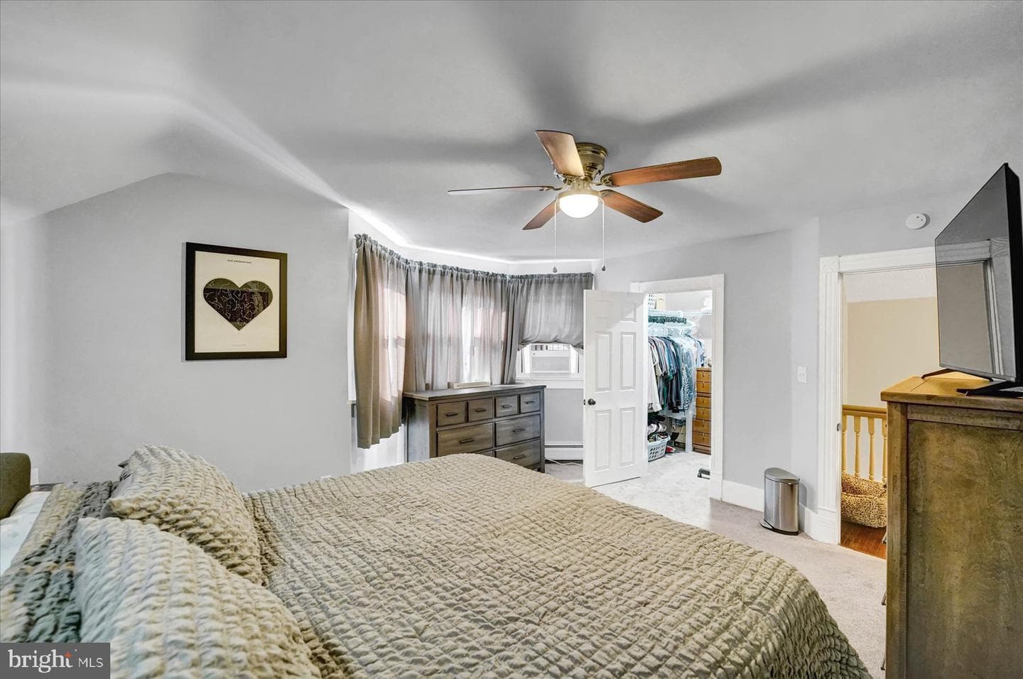481 Park Ave photo 23
