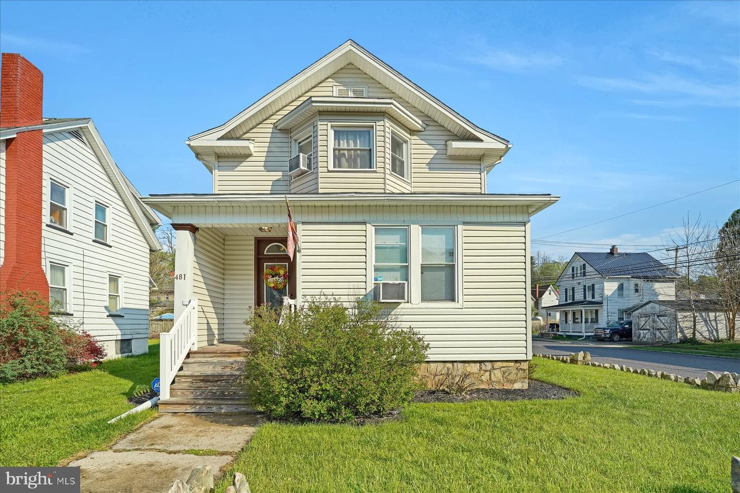 481 Park Ave photo 29