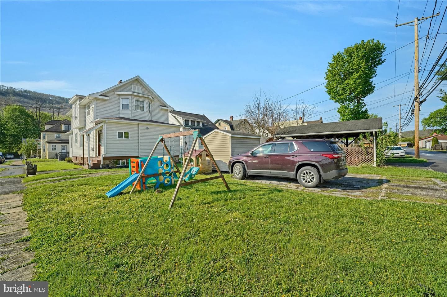 481 Park Ave photo 32