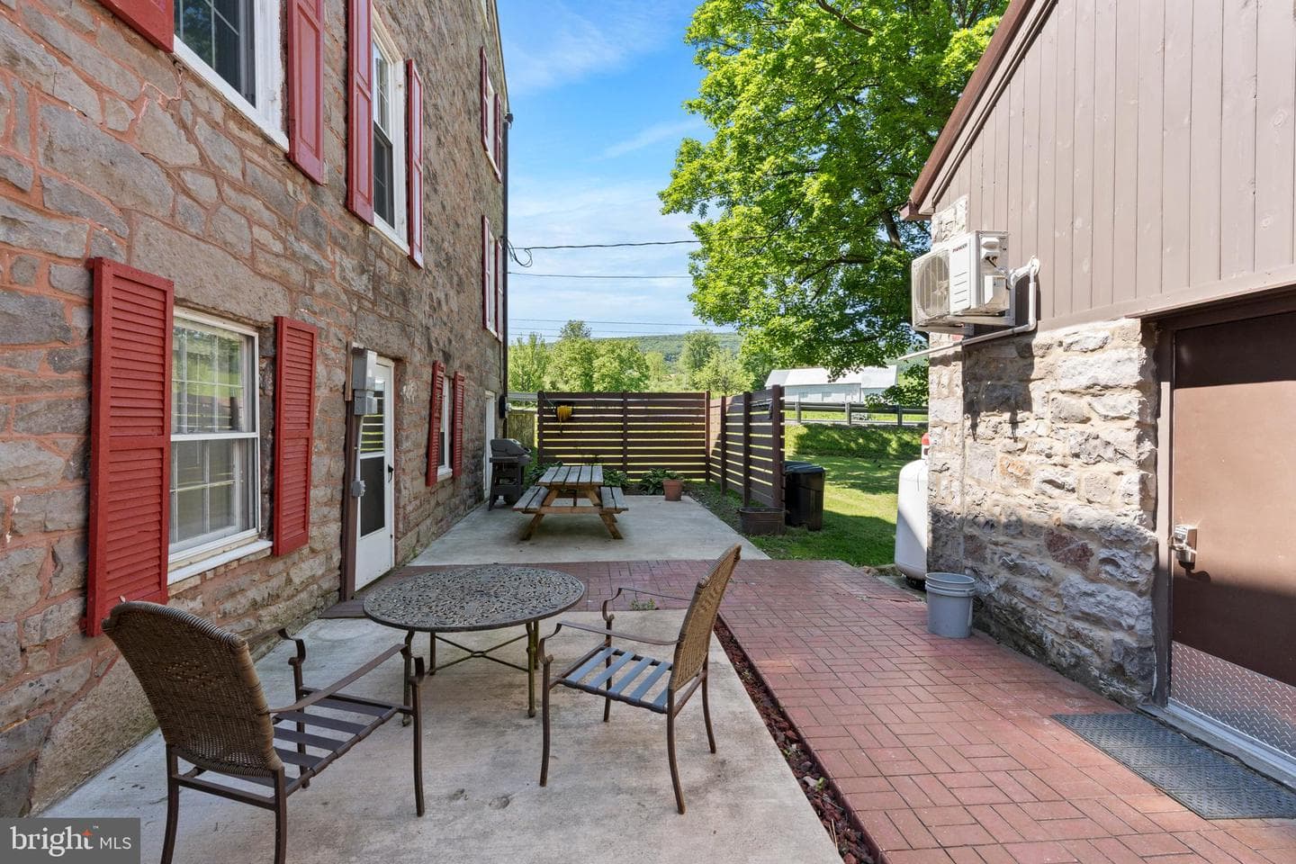 2877 Yellow Springs Drive photo 10