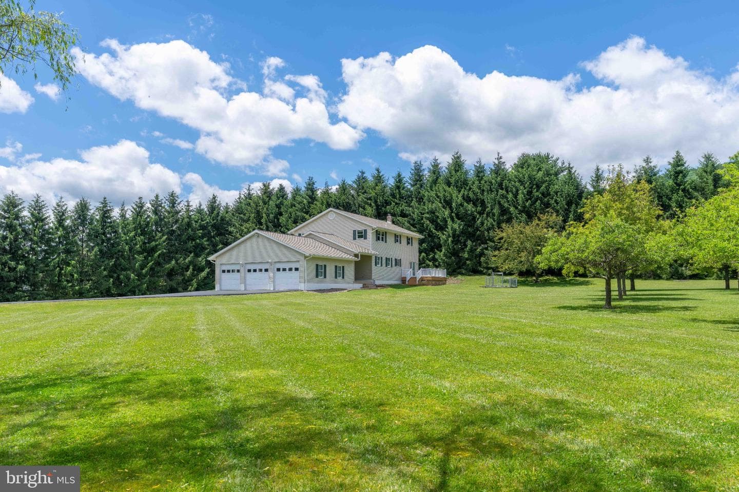 108 Susan Avenue photo 10