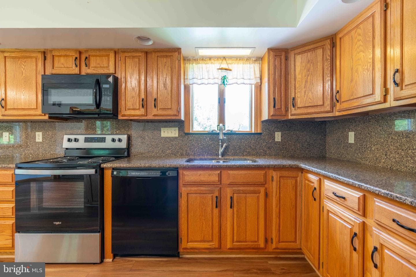108 Susan Avenue photo 32