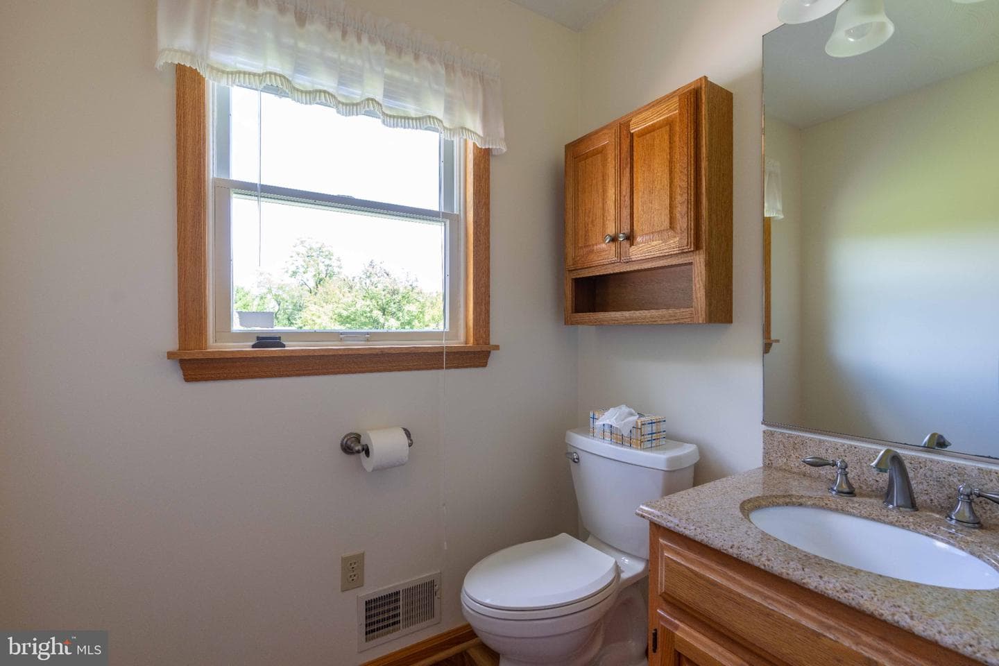 108 Susan Avenue photo 38
