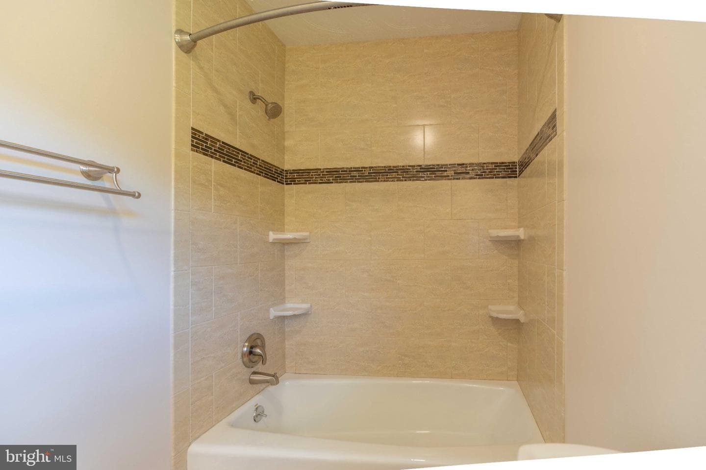 108 Susan Avenue photo 53