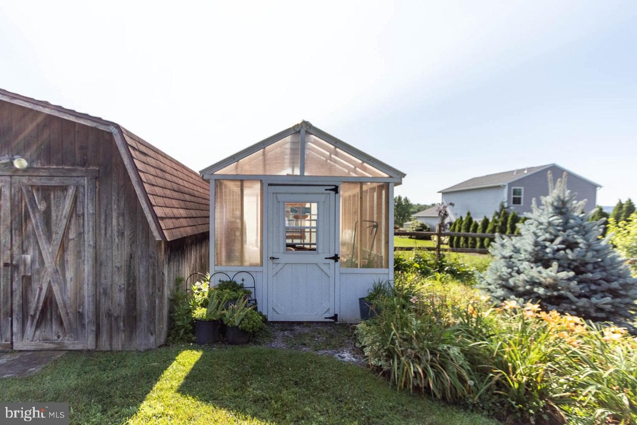 204 Oakdale Road photo 39
