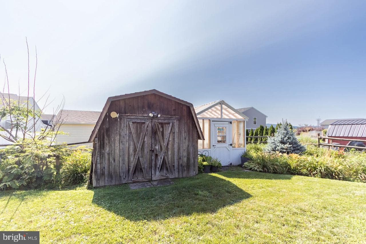 204 Oakdale Road photo 40
