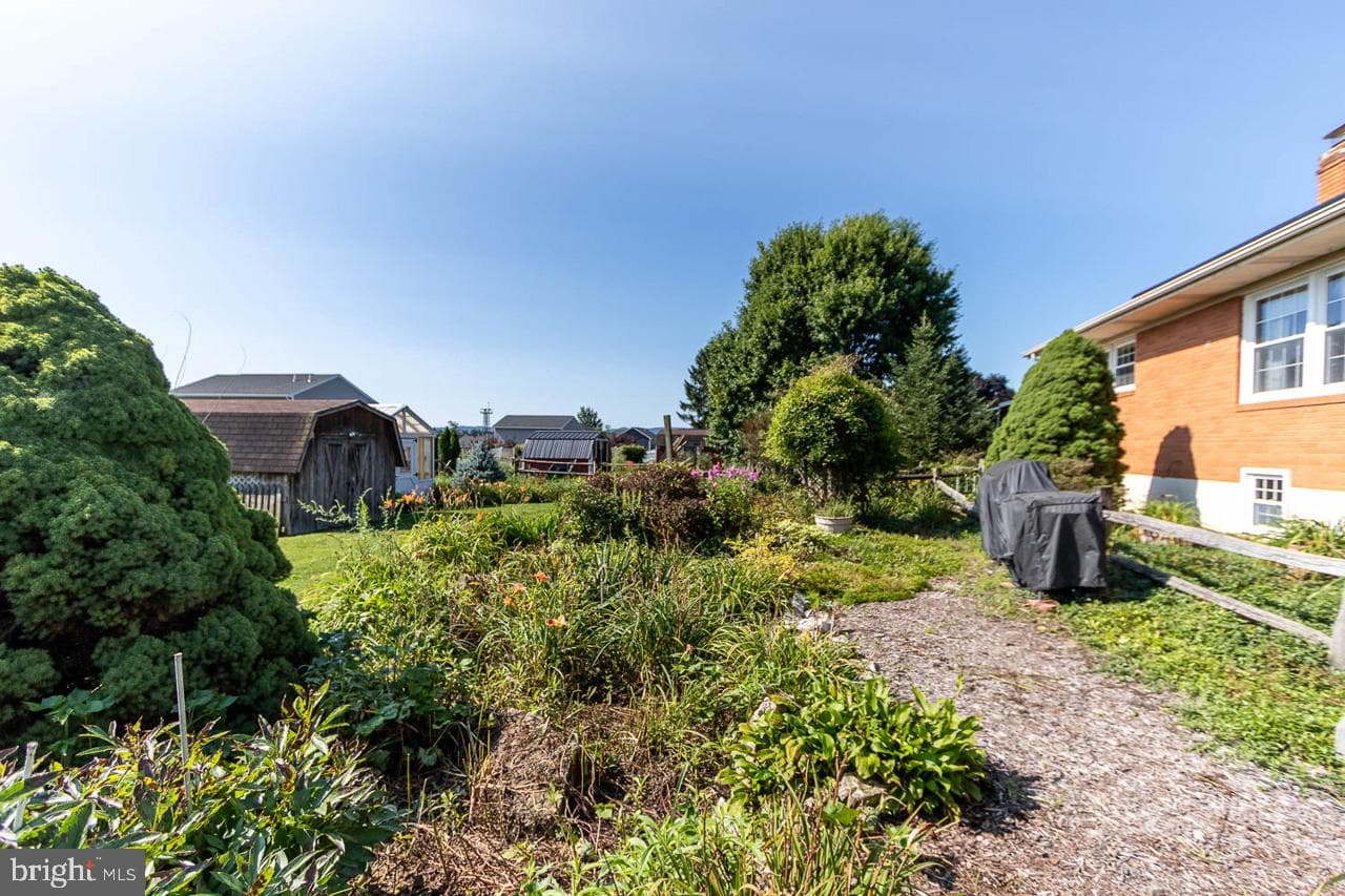 204 Oakdale Road photo 43