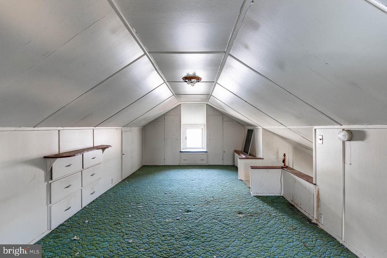 706 5th Street E photo 18