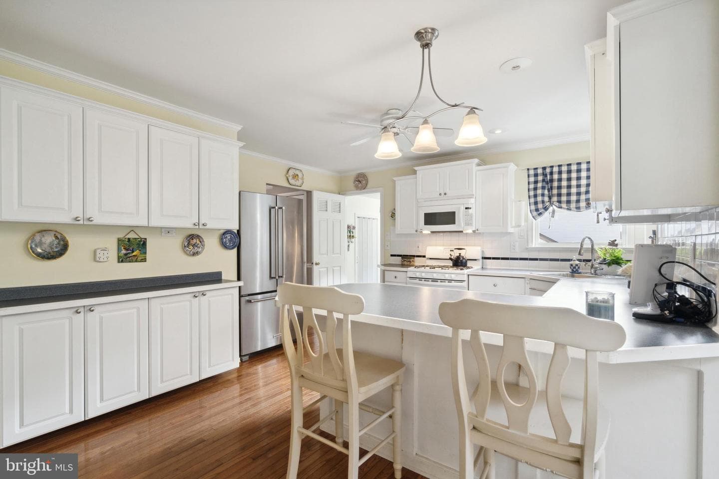 1416 Valley View photo 3