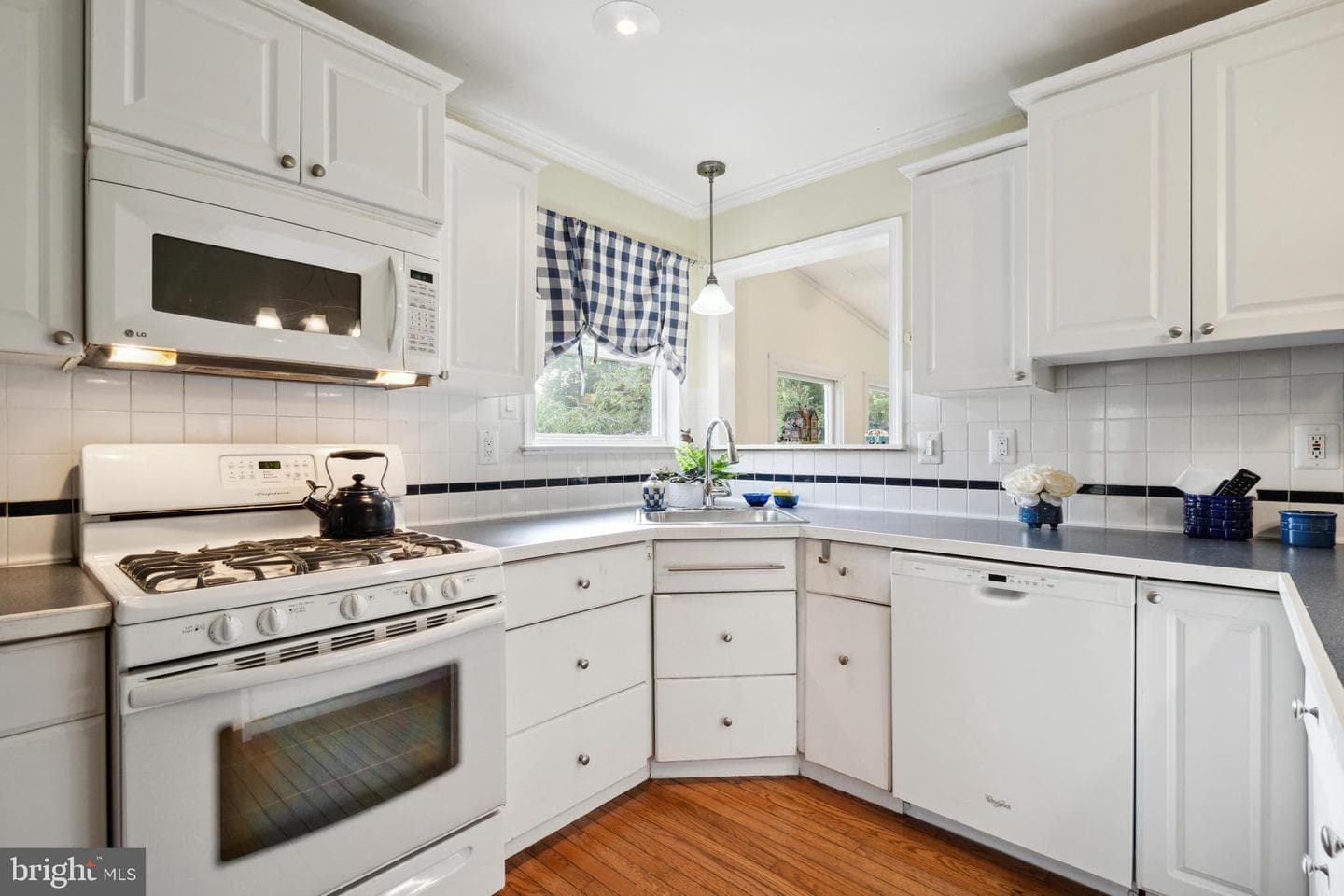 1416 Valley View photo 5